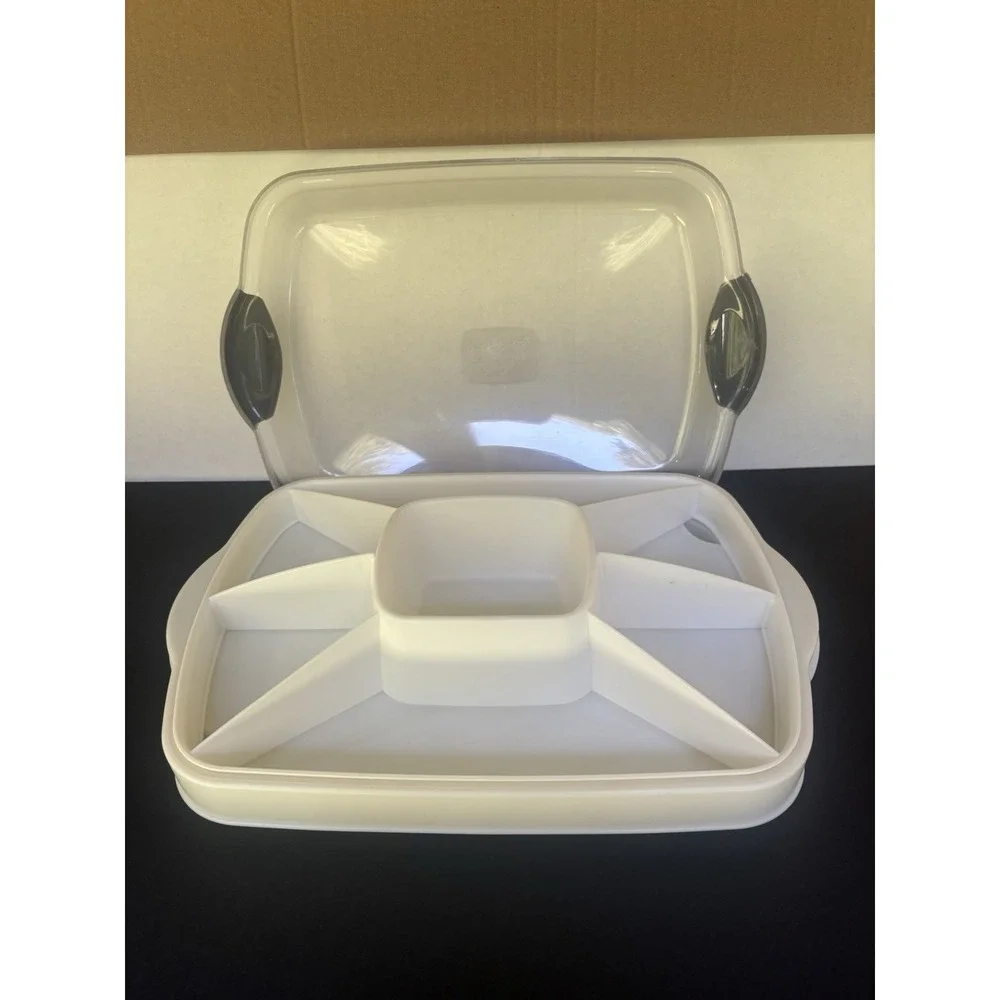 Pampered Chef Cool & Serve Rectangular Divided Serving Tray w/ Lid 100375
